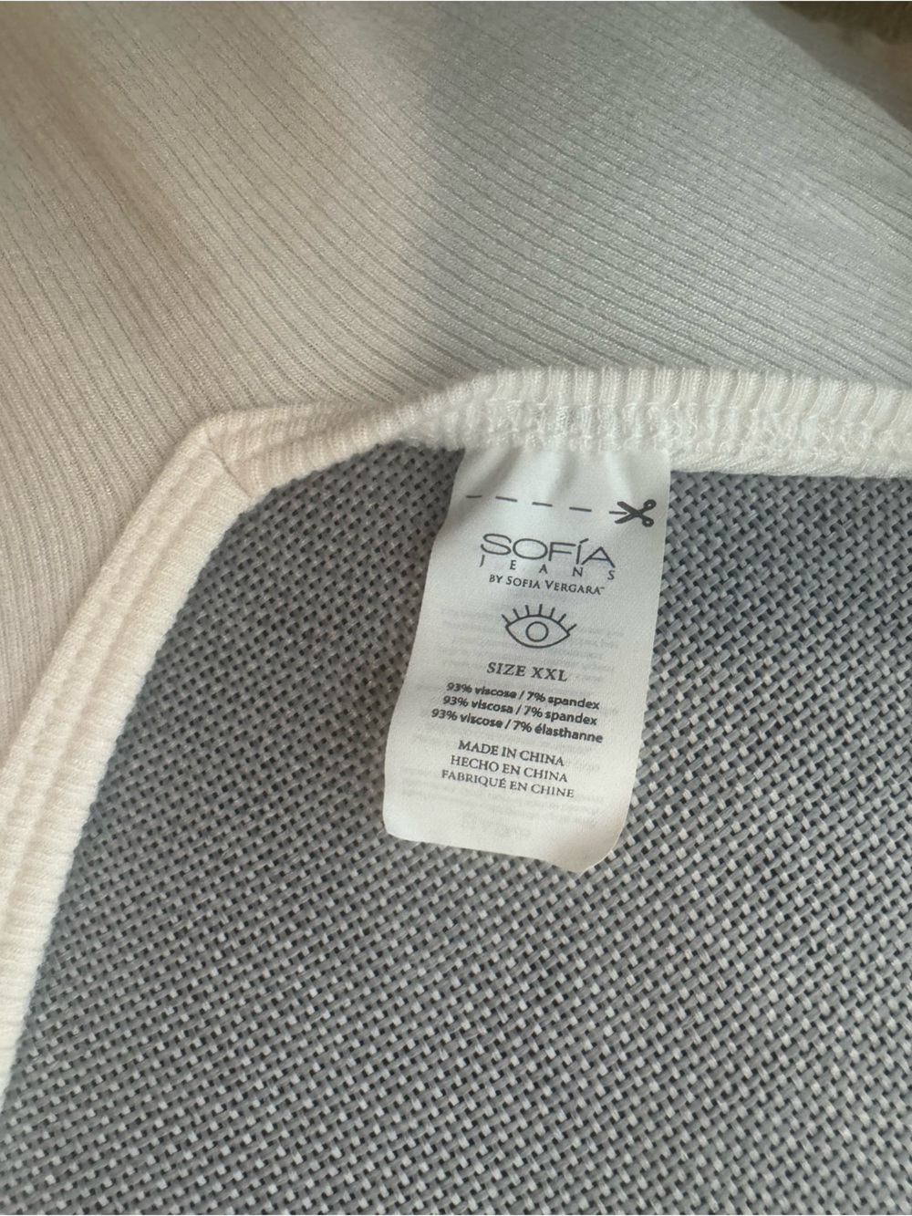 Women's White V-Neck Short Sleeve Bodysuit - Picture 4 of 5
